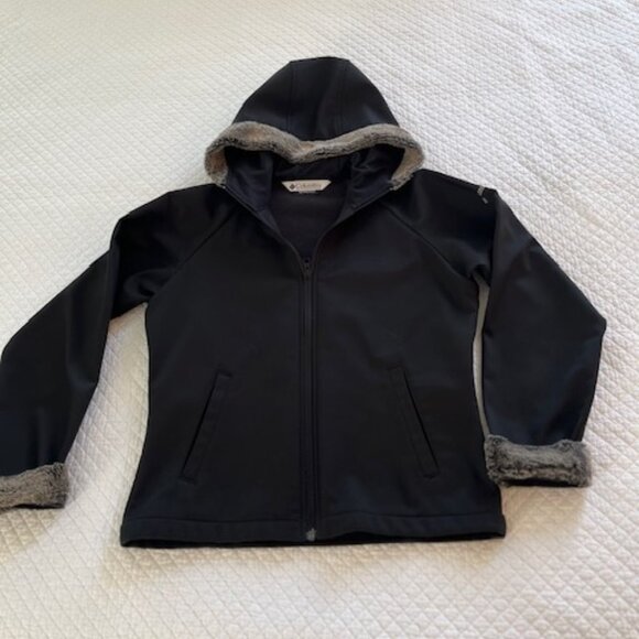 Columbia Jacket with fur trim - Picture 4 of 6